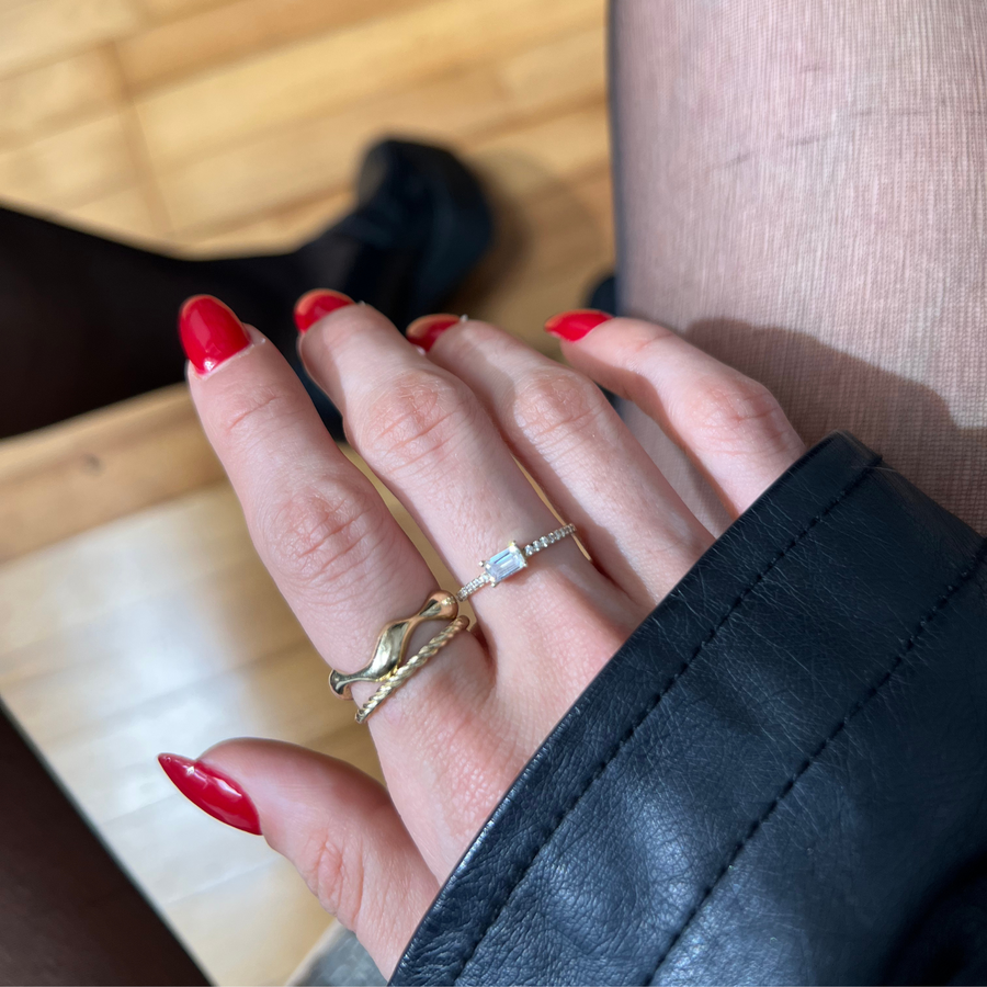 Baguette Ring | 10k Gold